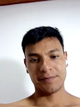 Valois 69 online show from November 1, 2025, 11:51 pm