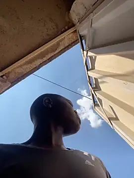 Snapshot of maloya267 chatting on December 2, 2025, 11:37 am maloya267 online show from December 2, 2025, 11:37 am