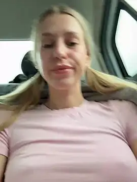 kira mia online show from June 13, 2026, 4:16 pm