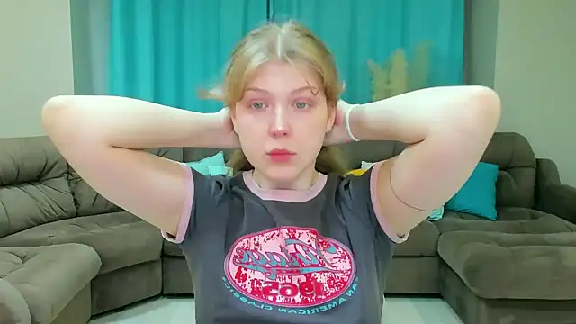 Stella Light online show from November 18, 2025, 4:28 am