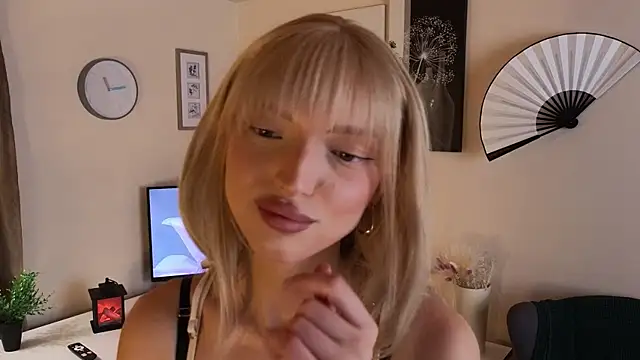 Kaily Ceys online show from November 5, 2025, 11:21 am