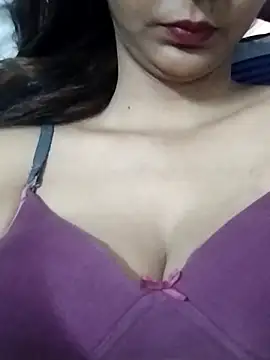 Snapshot of Aaliya_BigBoobs_1 chatting on May 17, 2026, 7:28 am Aaliya BigBoobs 1 online show from May 17, 2026, 7:28 am