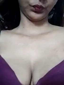 Snapshot of Aaliya_BigBoobs_1 chatting on May 22, 2026, 12:00 pm Aaliya BigBoobs 1 online show from May 22, 2026, 12:00 pm