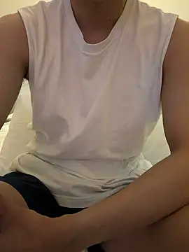 jihoooon 00 online show from April 8, 2026, 1:44 pm