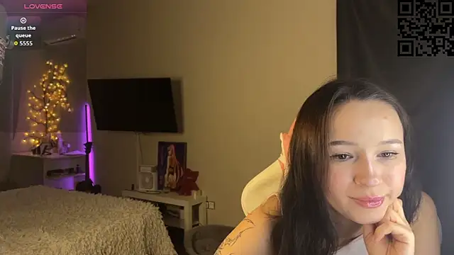 ella simons online show from December 5, 2025, 1:25 am