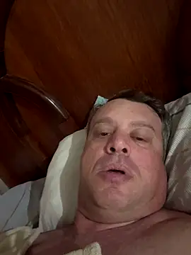 Snapshot of wellingtonmds chatting on October 21, 2025, 12:28 pm wellingtonmds online show from October 21, 2025, 12:28 pm