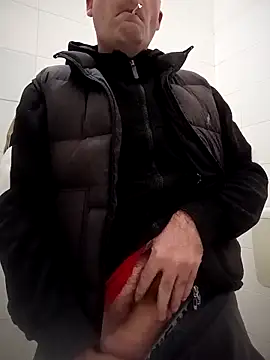 Romaeterna  online show from December 18, 2025, 8:04 pm