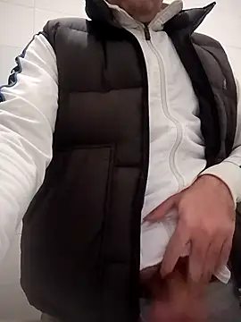 Romaeterna  online show from December 19, 2025, 8:16 pm