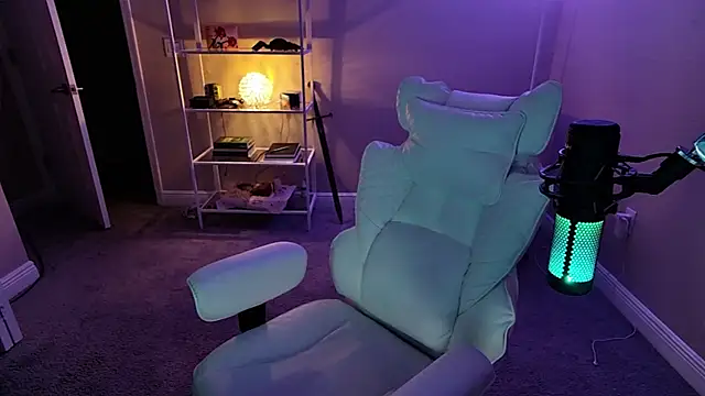 Snapshot of AngieFae_ chatting on February 13, 2026, 2:40 am AngieFae online show from February 13, 2026, 2:40 am