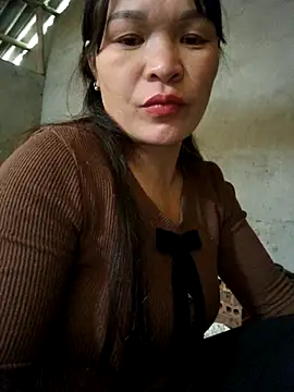 chipu06 online show from December 5, 2025, 5:27 am