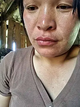 chipu06 online show from April 13, 2026, 5:35 am