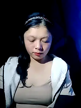 lisa-bae00 online show from November 6, 2025, 11:33 am