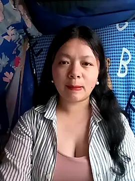 lisa-bae00 online show from March 10, 2026, 12:21 pm