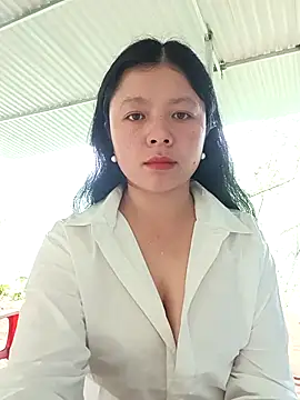 lisa-bae00 online show from May 4, 2026, 5:03 am
