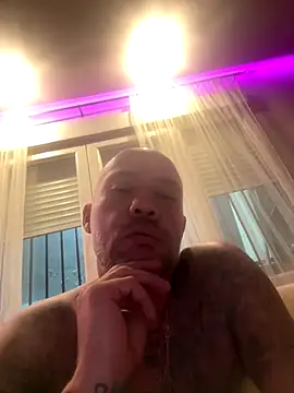 gitanoMad online show from November 23, 2025, 11:48 pm