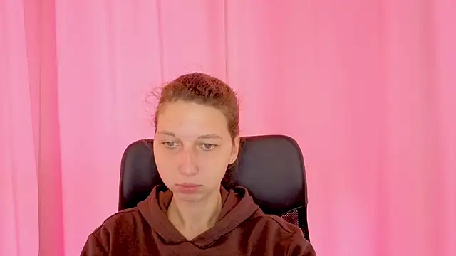 CuteEllii online show from October 23, 2025, 9:19 am