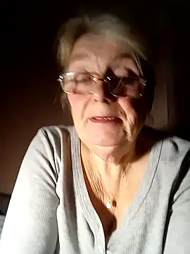 AmyLove353 online show from October 26, 2025, 7:53 pm