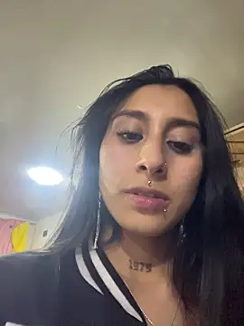 Violeet-Smith online show from December 3, 2025, 1:35 am