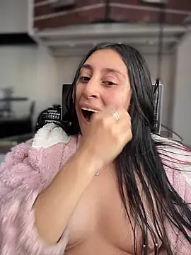 Violeet-Smith online show from March 9, 2026, 10:25 pm