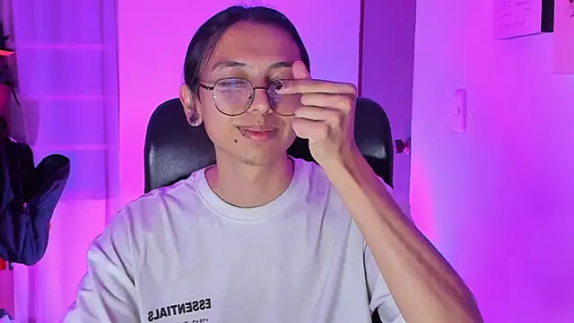 Snapshot of _Astrea_ chatting on February 27, 2026, 12:54 am Astrea online show from February 27, 2026, 12:54 am