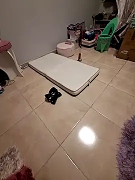 Snapshot of rfln1985 chatting on October 21, 2025, 11:05 pm rfln1985 online show from October 21, 2025, 11:05 pm