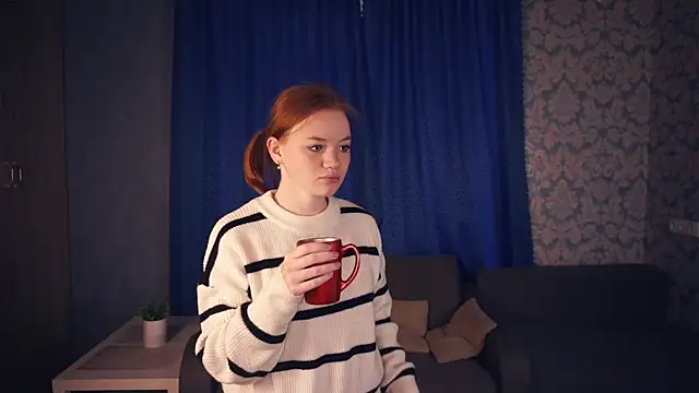 KarlynGow online show from November 9, 2025, 6:12 am