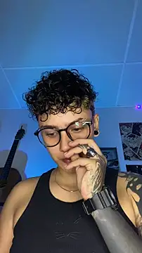 Abby Evanns1 online show from October 22, 2025, 11:37 pm