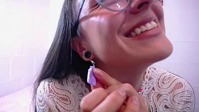 Snapshot of _IR1S_ chatting on October 27, 2025, 11:31 pm IR1S online show from October 27, 2025, 11:31 pm