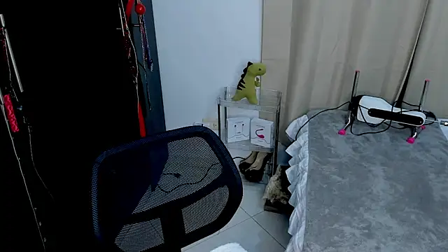 Emilyvalk  online show from March 2, 2026, 11:11 pm