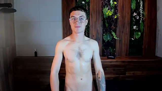 Snapshot of Lil_James chatting on February 5, 2026, 8:24 pm Lil James online show from February 5, 2026, 8:24 pm