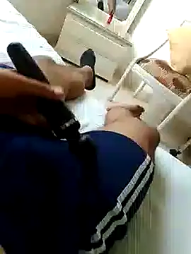 Snapshot of Alexxx_feethis chatting on November 10, 2025, 8:19 pm Alexxx feethis online show from November 10, 2025, 8:19 pm