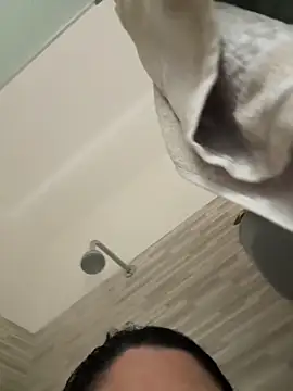 gatitalocahot online show from April 21, 2026, 7:06 pm