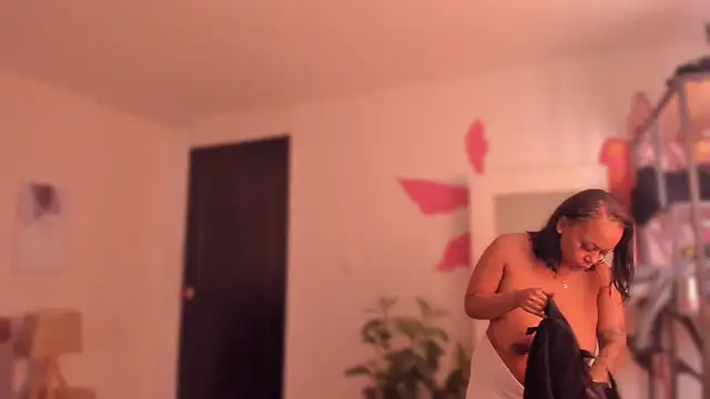 YariRose online show from March 26, 2026, 2:11 pm