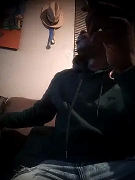 Pussylover911o online show from November 21, 2025, 6:39 pm