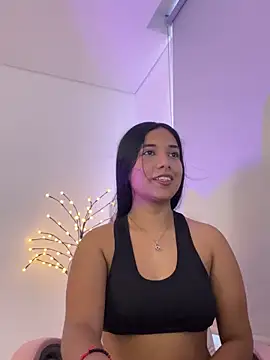 aly nicols online show from February 11, 2026, 10:37 pm