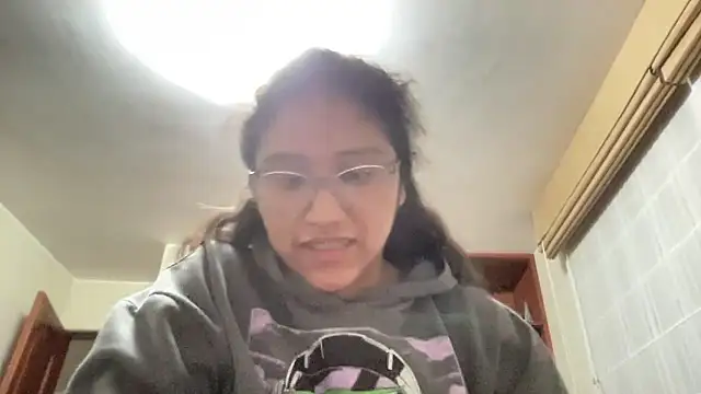 Kmiii21 online show from October 23, 2025, 2:55 am