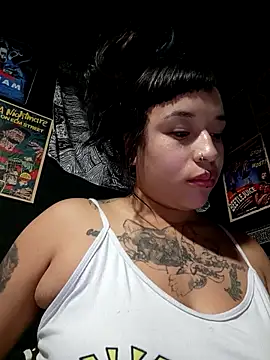 Snapshot of Isis_Bathory chatting on October 29, 2025, 1:19 am Isis Bathory online show from October 29, 2025, 1:19 am