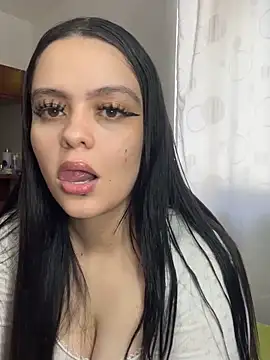 Selena Roa online show from April 2, 2026, 4:37 pm