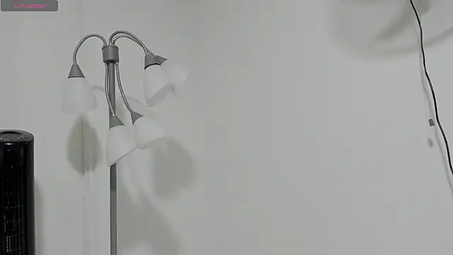 mirandaduboiss online show from April 4, 2026, 12:57 pm