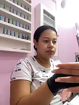 Snapshot of PaulaCruz01 chatting on November 20, 2025, 6:40 pm PaulaCruz01 online show from November 20, 2025, 6:40 pm