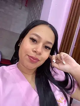 Snapshot of PaulaCruz01 chatting on December 4, 2025, 8:17 pm PaulaCruz01 online show from December 4, 2025, 8:17 pm