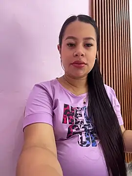 Snapshot of PaulaCruz01 chatting on February 14, 2026, 6:59 pm PaulaCruz01 online show from February 14, 2026, 6:59 pm