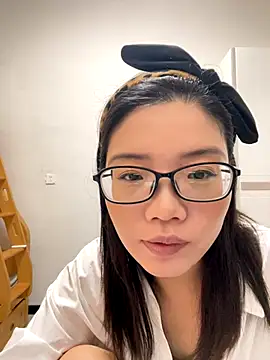 Snapshot of Nlen_baby chatting on November 18, 2025, 12:20 pm Nlen baby online show from November 18, 2025, 12:20 pm