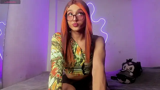 Mika  velvet online show from November 20, 2025, 9:03 pm