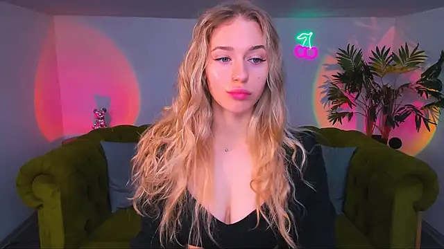 sassy cutie online show from October 28, 2025, 6:06 am