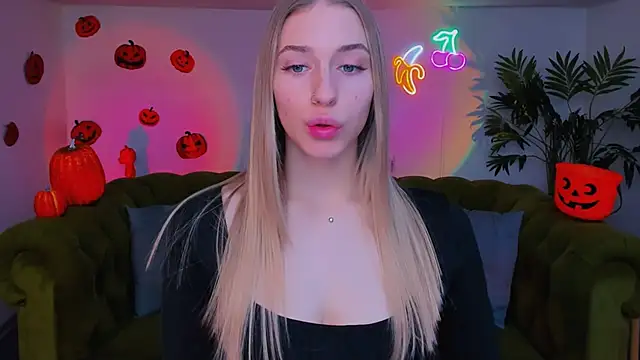 sassy cutie online show from November 12, 2025, 6:25 am