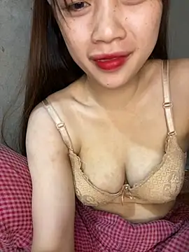 kitty-20x online show from November 2, 2025, 9:06 pm