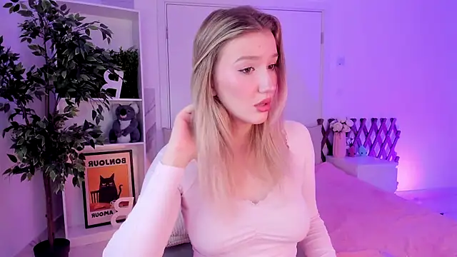 Snapshot of Synrix chatting on February 10, 2026, 7:12 am Synrix online show from February 10, 2026, 7:12 am