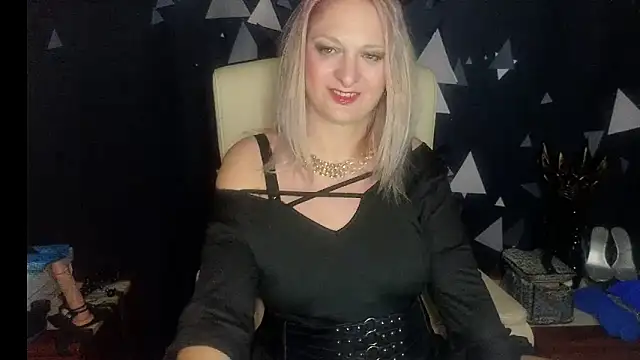 MonicaMis online show from December 4, 2025, 4:05 pm