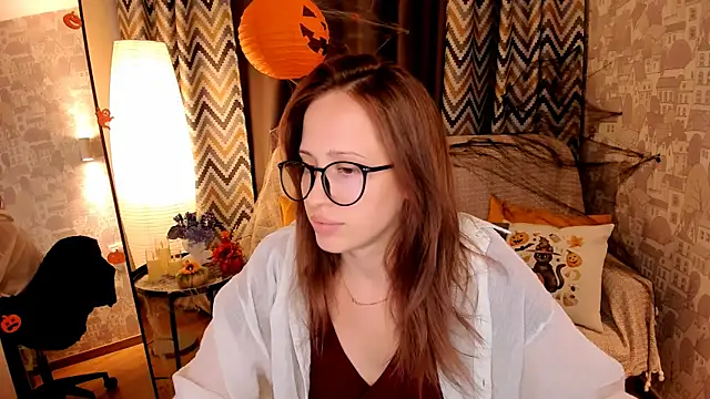  SilverMoon  online show from October 23, 2025, 8:46 am